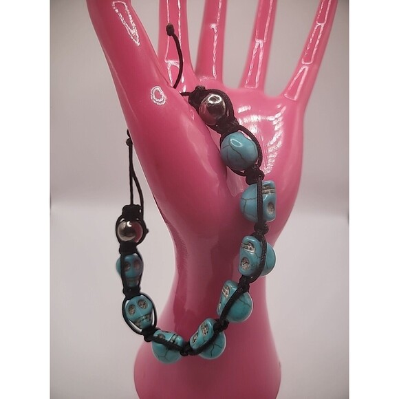 Howlite Turquoise Skull Bracelet Black Adustable Silver Tone Jewelry Costume - Picture 1 of 10